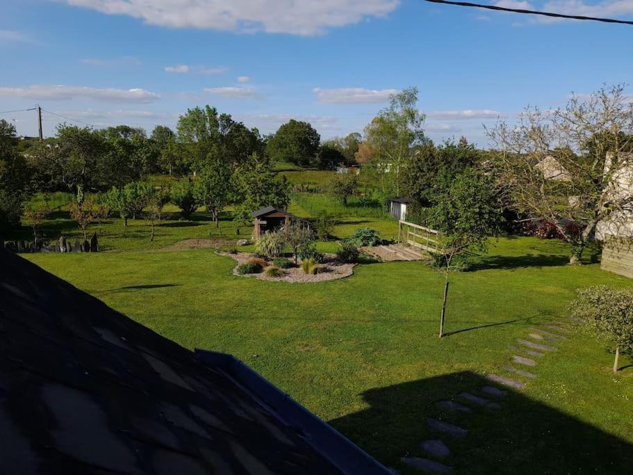 Chambre Dans Un Ecrin De Verdure Panzió Angrie Kültér fotó