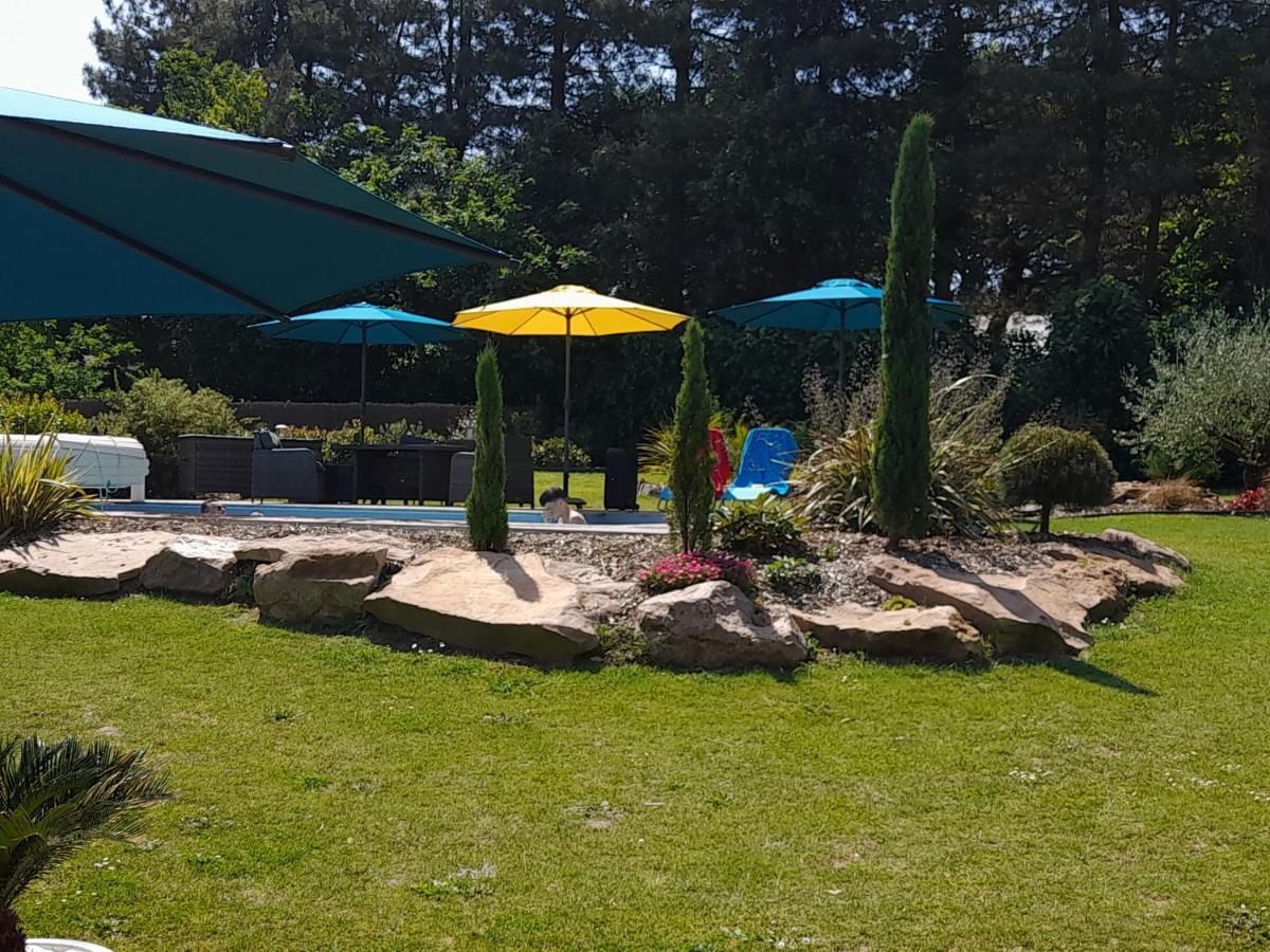 Chambre Dans Un Ecrin De Verdure Angrie Kültér fotó