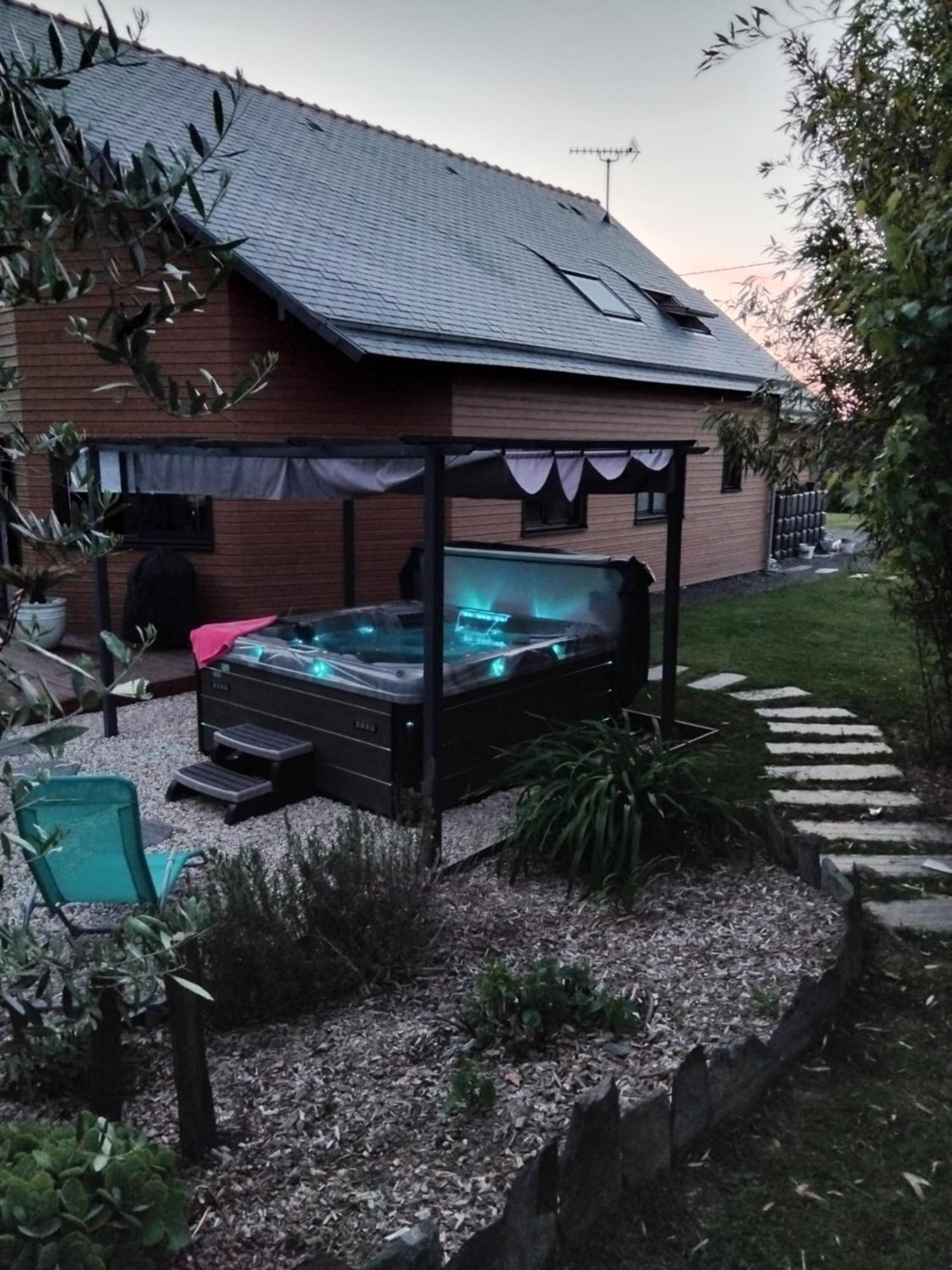 Chambre Dans Un Ecrin De Verdure Panzió Angrie Kültér fotó